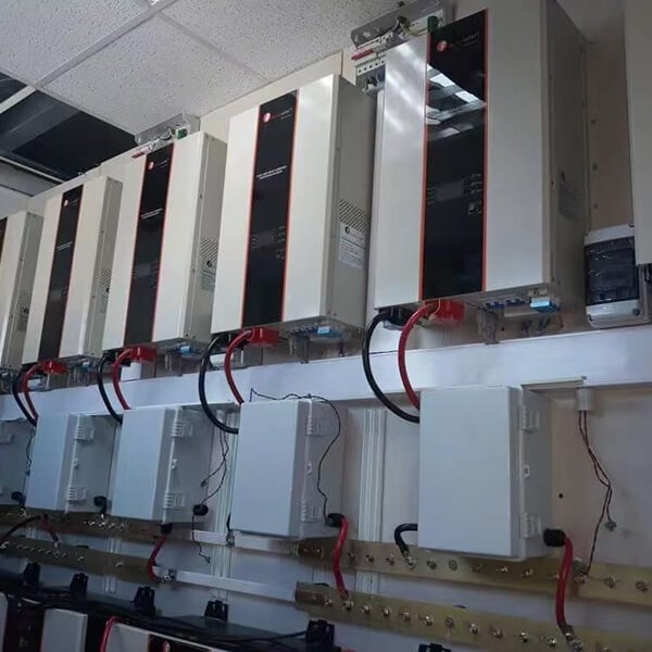Système solaire triphasé de 60 kVA aux États-Unis