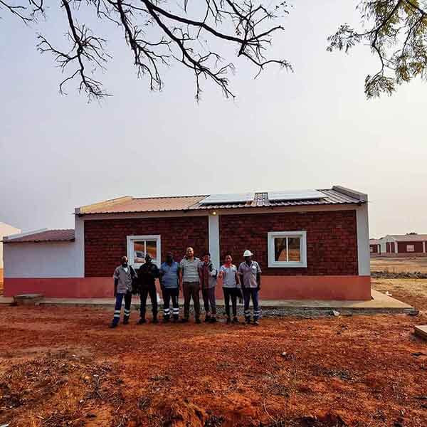 42 systèmes solaires de 3,5 kVA en Angola